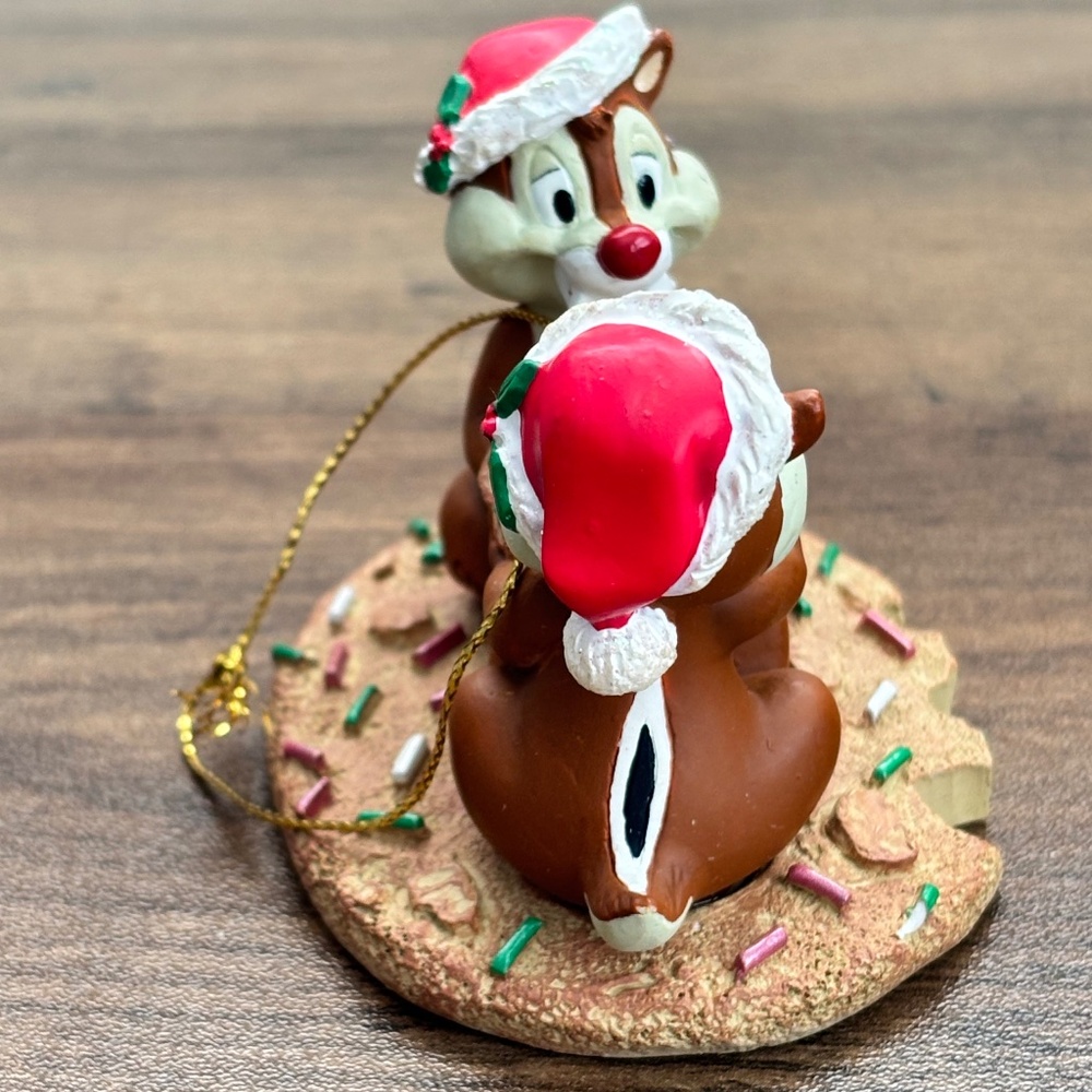 VINTAGE Disney Chip N Dale Chipmunks Sitting on Christmas Cookie Santa Ornament - Picture 3 of 6